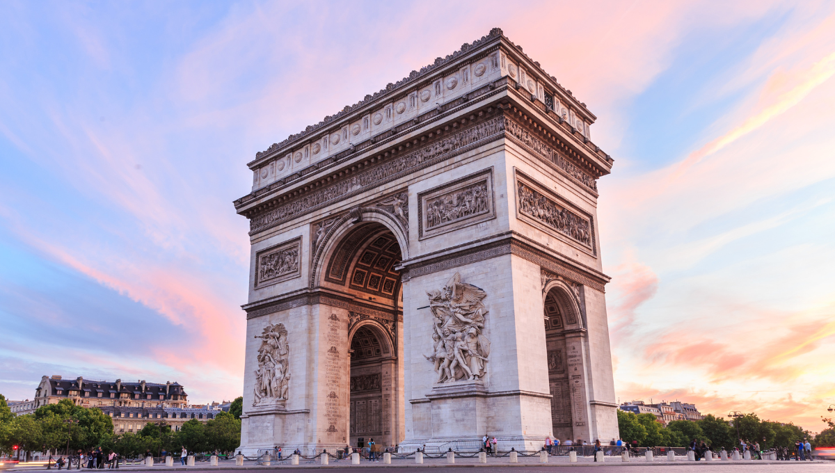 Arc de Triomphe in Paris - Low Cost Vibes Blog