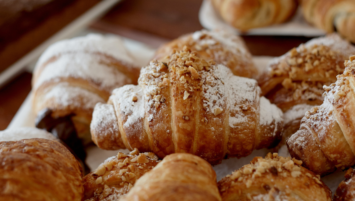 Croissants, types of bread in Paris - Low Cost Vibes Blog