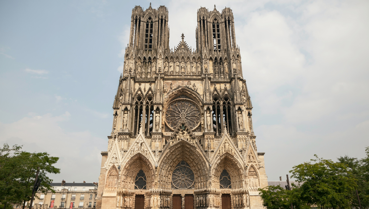 Notre Dame in Paris - Low Cost Vibes Blog