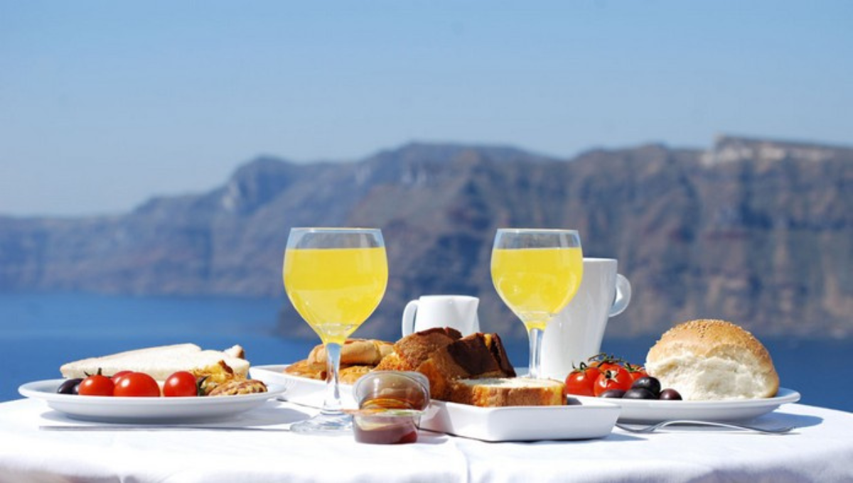 Castelli Hotel in Greece, hotels with the best floating breakfasts in Europe - Low Cost Vibes Blog, Good Vibes Only