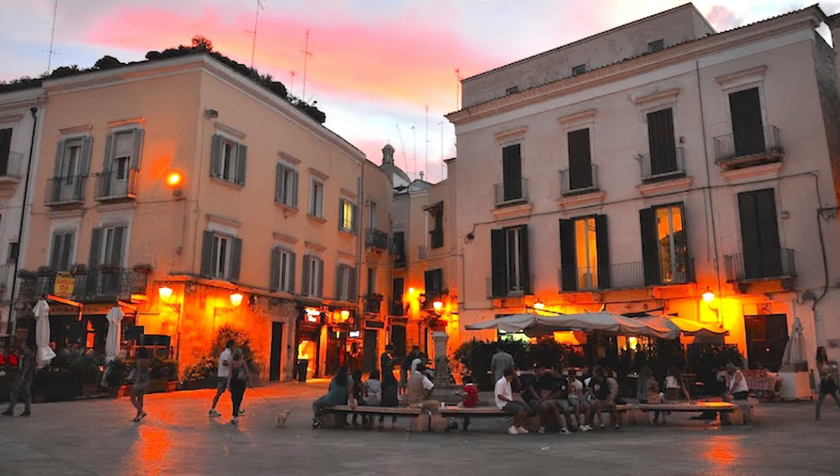 Piazza Mercantile - Low Cost Vibes Blog, Good Vibes Only